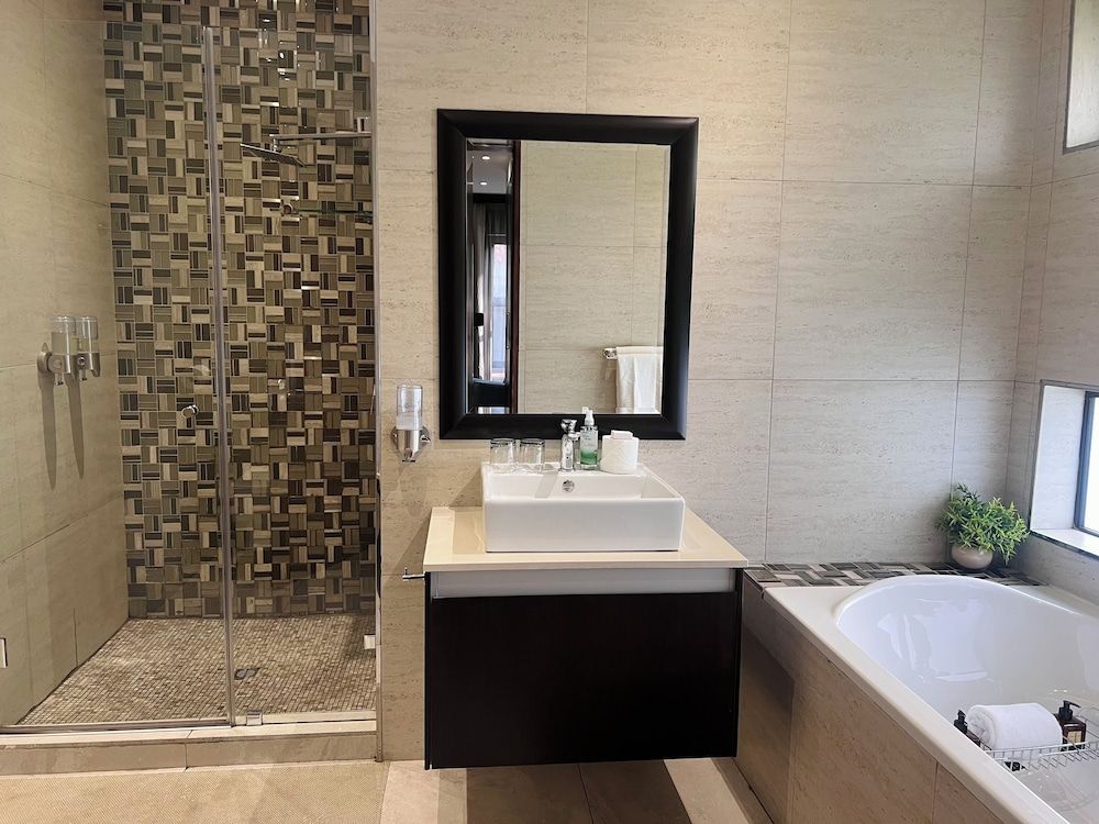 ONE O EIGHT BOUTIQUE HOTEL Luxury Double Room 3