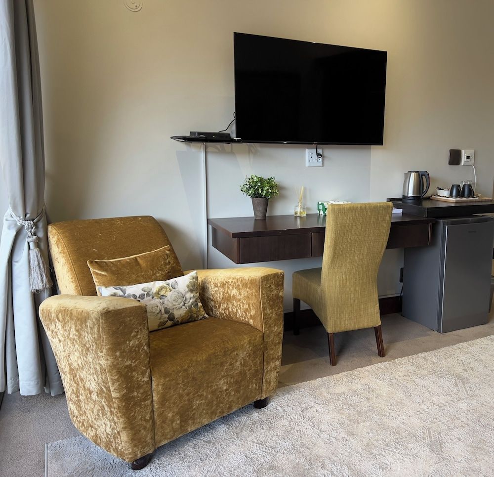 ONE O EIGHT BOUTIQUE HOTEL Executive Double or Twin Room 2