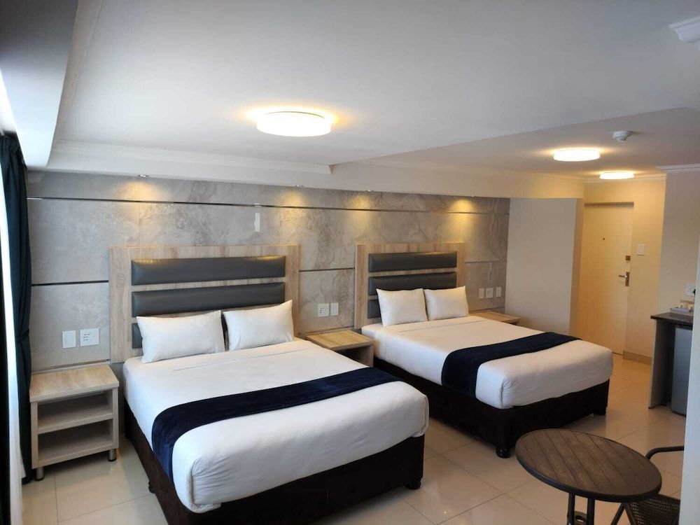 Bayside Taj Hotel Deluxe Double Room 9