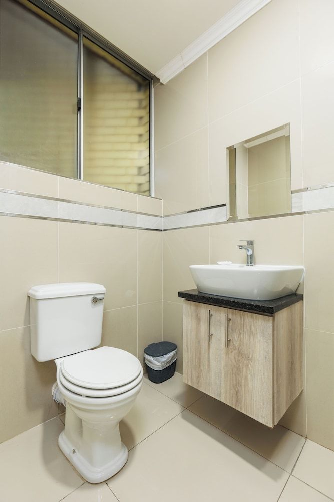 Bayside Taj Hotel Deluxe Single Room 7