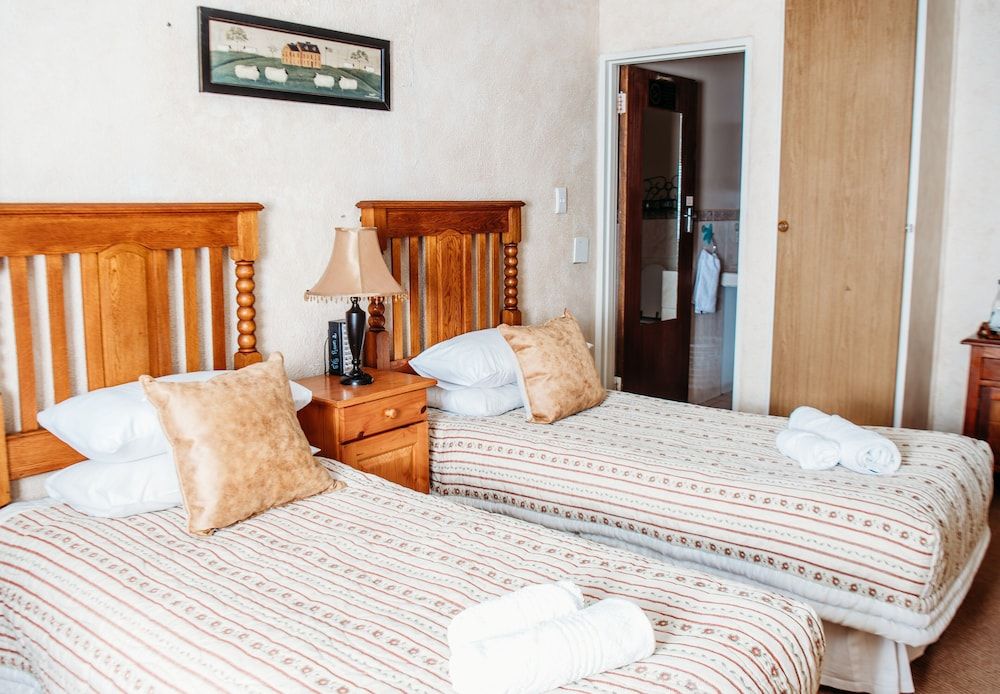 Grace View Guesthouse Economy Twin Room 3