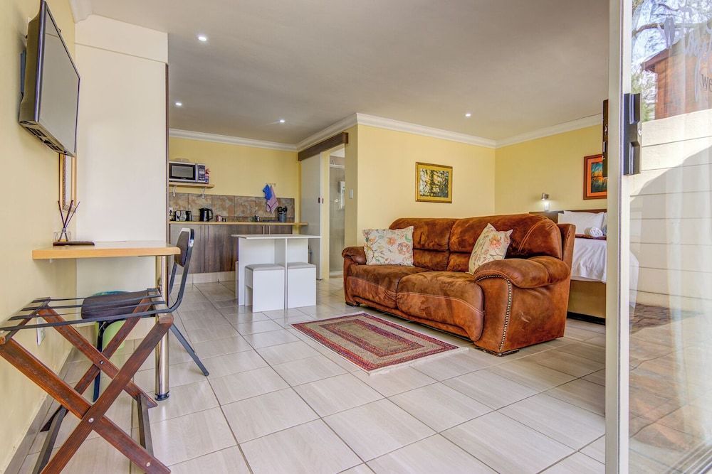 Edenvale Guesthouse Luxury Double Room 3