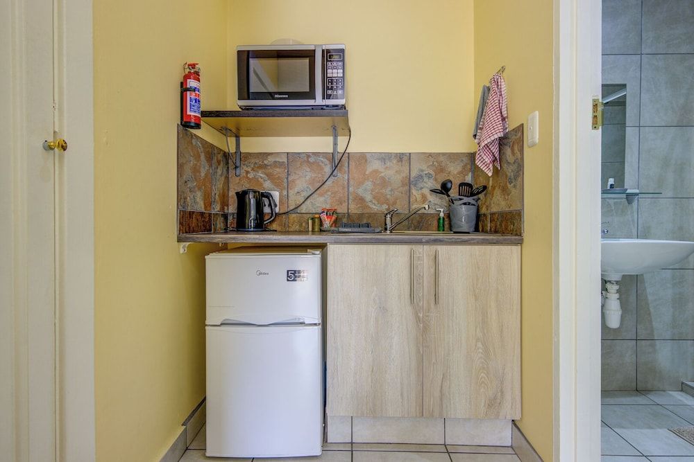 Edenvale Guesthouse Classic Double or Twin Room, Balcony 4