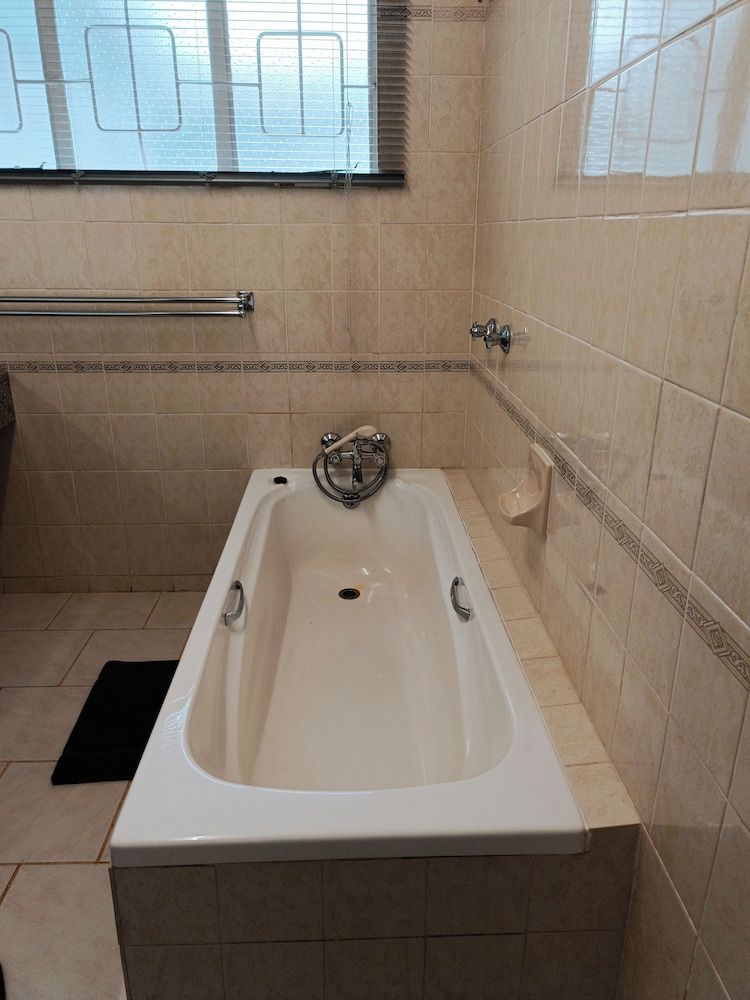 Pecan Farm Guesthouse Deluxe Double Room 41