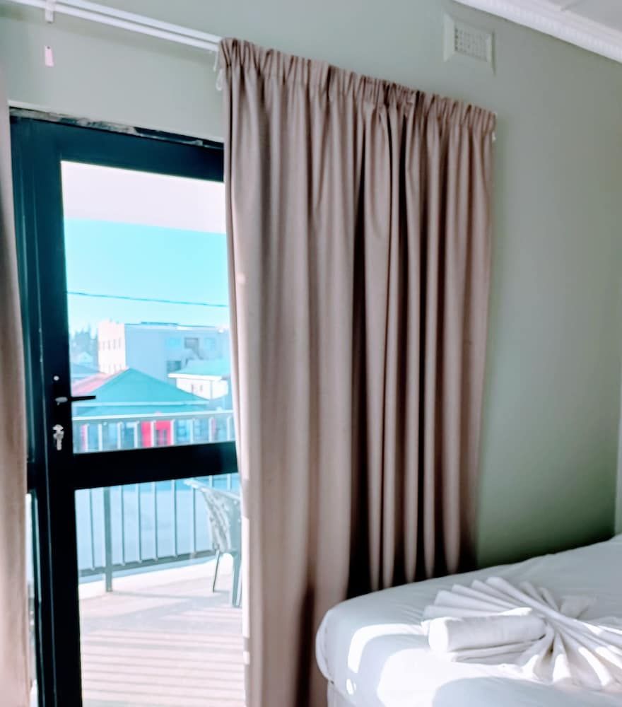 Longfellow Lodge Deluxe Room, 1 King Bed, Balcony, Sea View 2