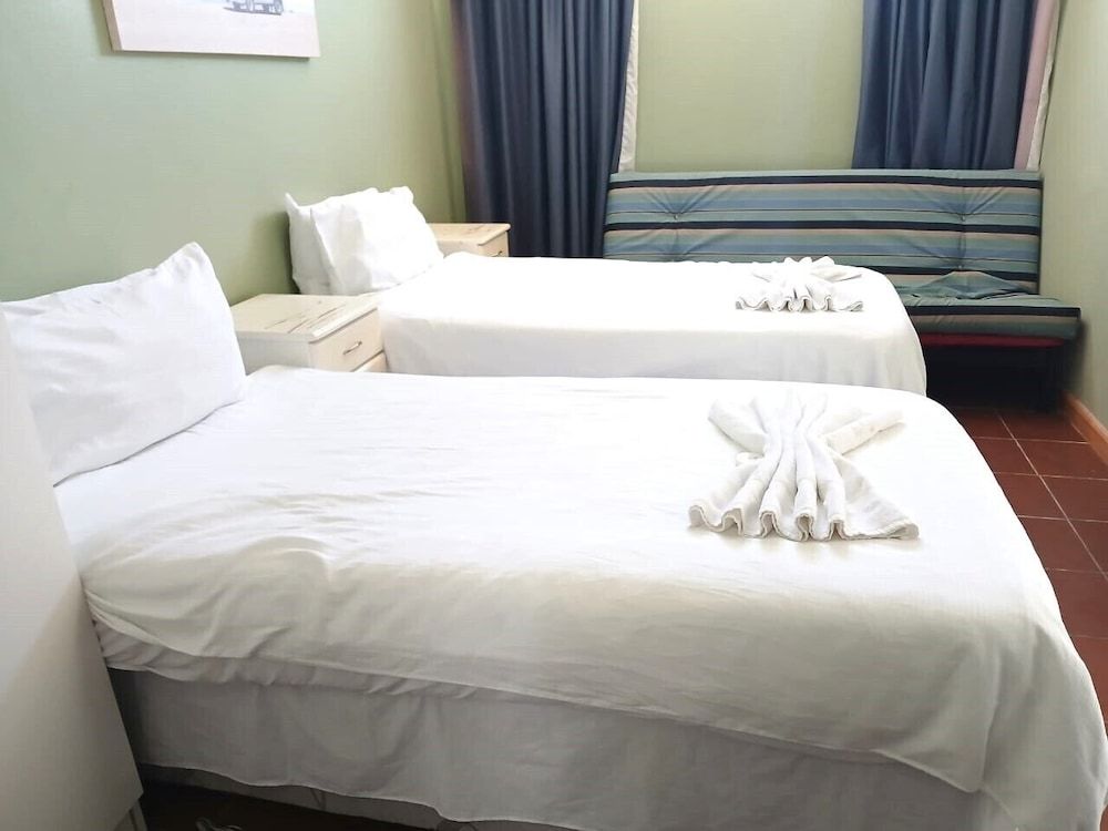 Longfellow Lodge Family Twin Room, 3 Bedrooms 2