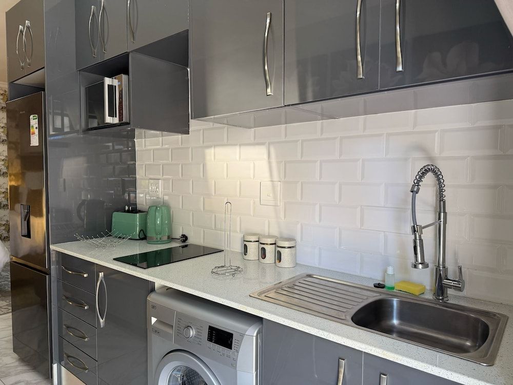 Fezeu's Place Comfort Double Room 3