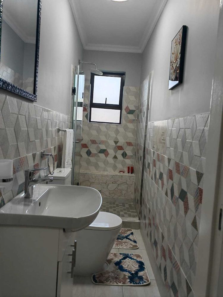 Fezeu's Place Comfort Double Room 4