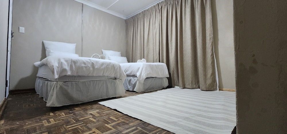Comfort Twin Room