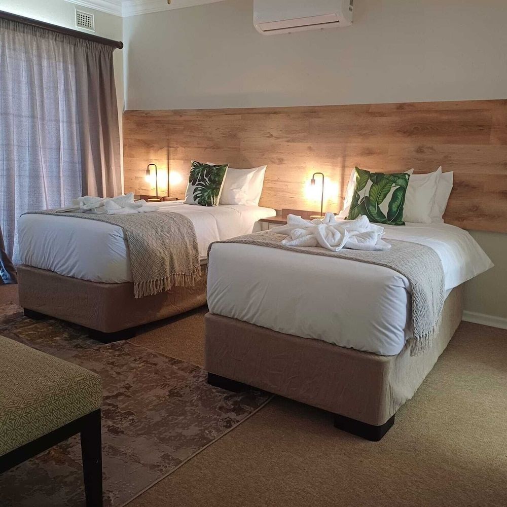 Mont Aux Sources Drakensberg Resort Superior Chalet, Mountain View 3