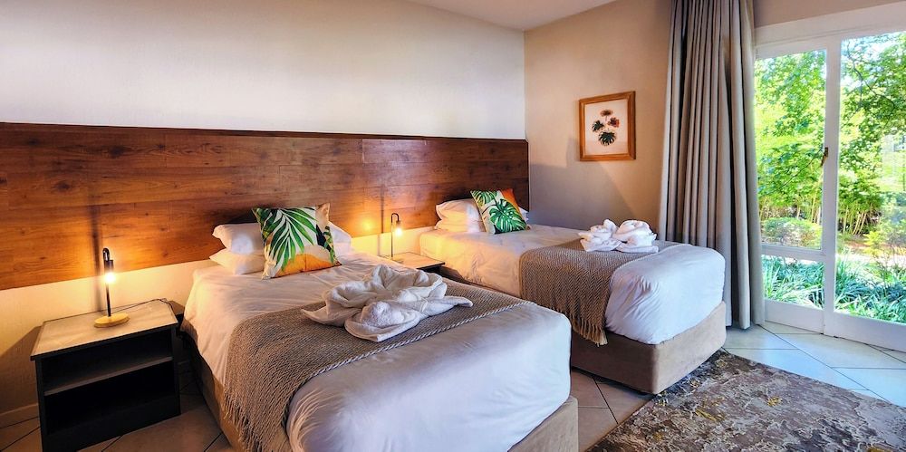 Mont Aux Sources Drakensberg Resort Superior Chalet, Mountain View 4