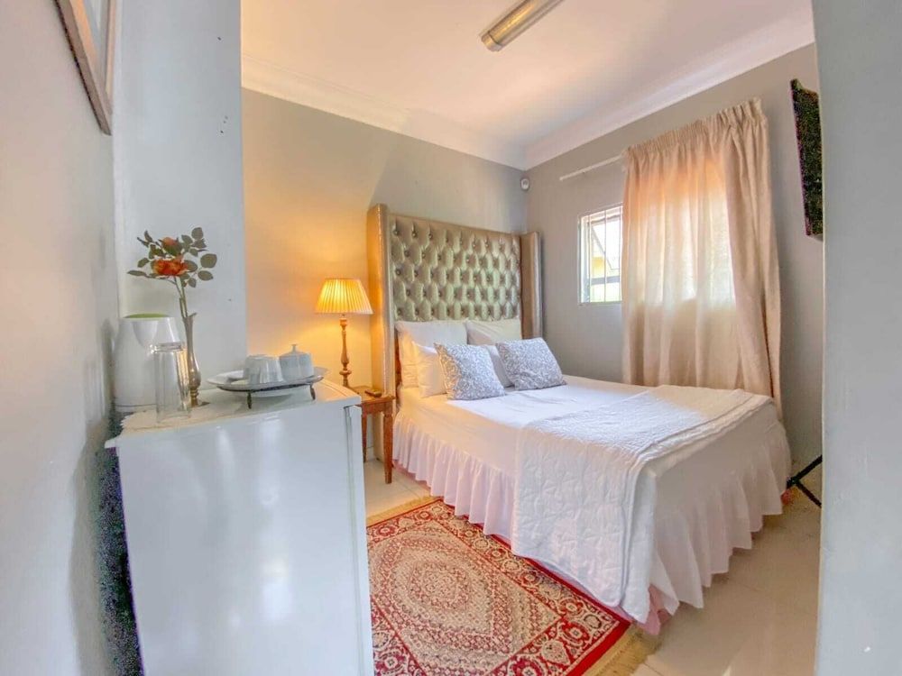 Afropolitan Guest Lodge Basic Double Room 2
