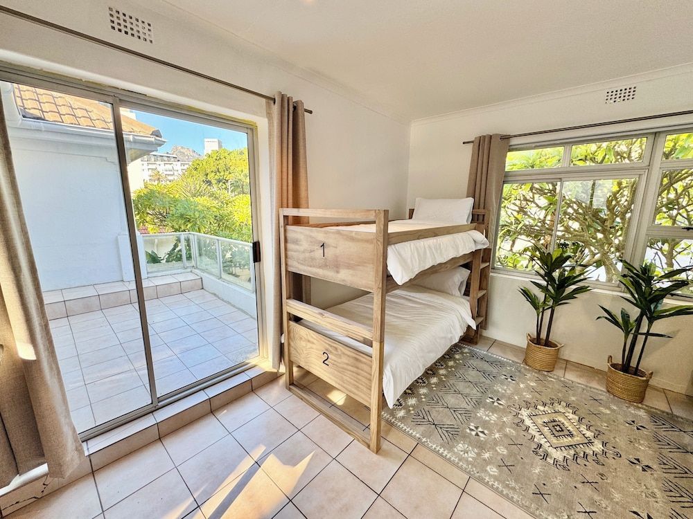 Soul Fam Hostel - LGBTQ Inclusive Shared Dormitory, Private Bathroom 3