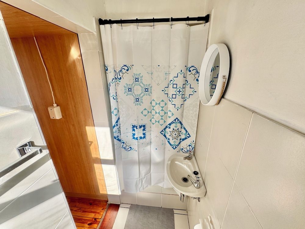 Soul Fam Hostel - LGBTQ Inclusive Double Room, Private Bathroom 4