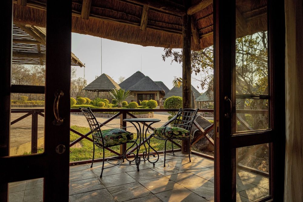 Room in Guest Room - Mmakuba Private Game Lodge, Superior Suite 5 Room, 1 Bedroom, Patio, Garden View 10