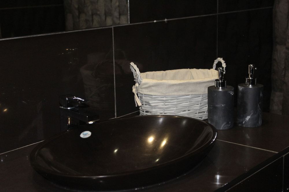 Falcon Guesthouse Double Room, Garden View 6