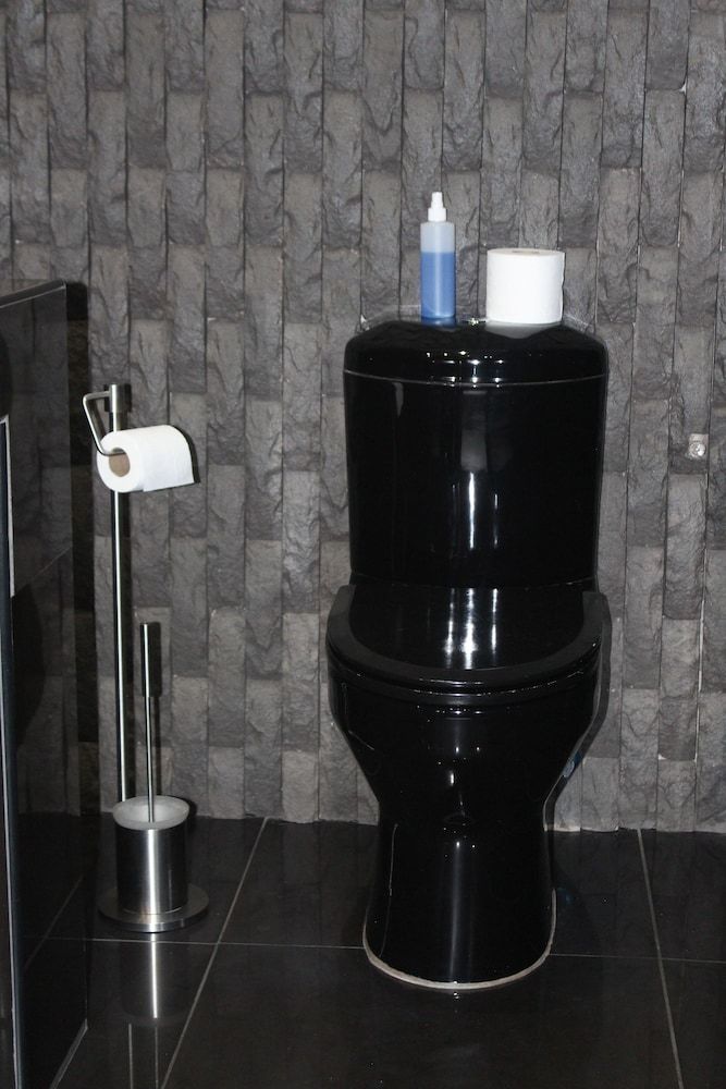 Falcon Guesthouse Double Room, Garden View 4