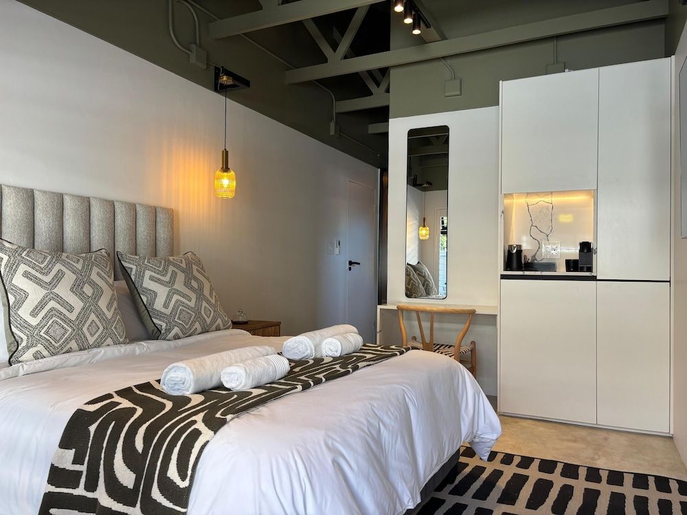 Deluxe Double Room, Patio, Garden View
