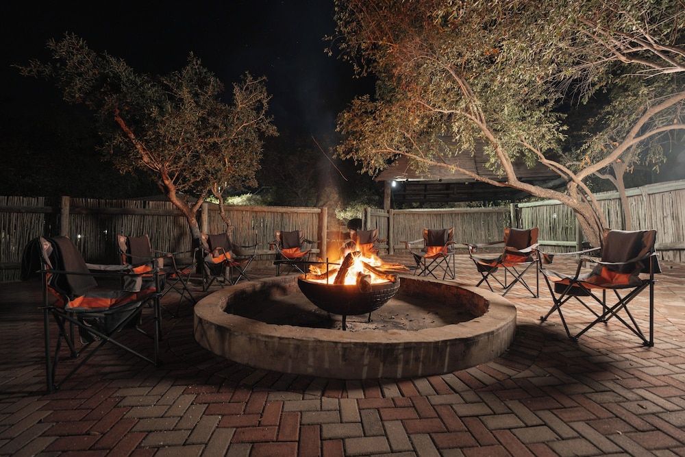 Room in Lodge - Mmakuba Private Game Lodge, Two Bedroom Villa 2 Room, 2 Bedrooms, Patio, Garden View 4