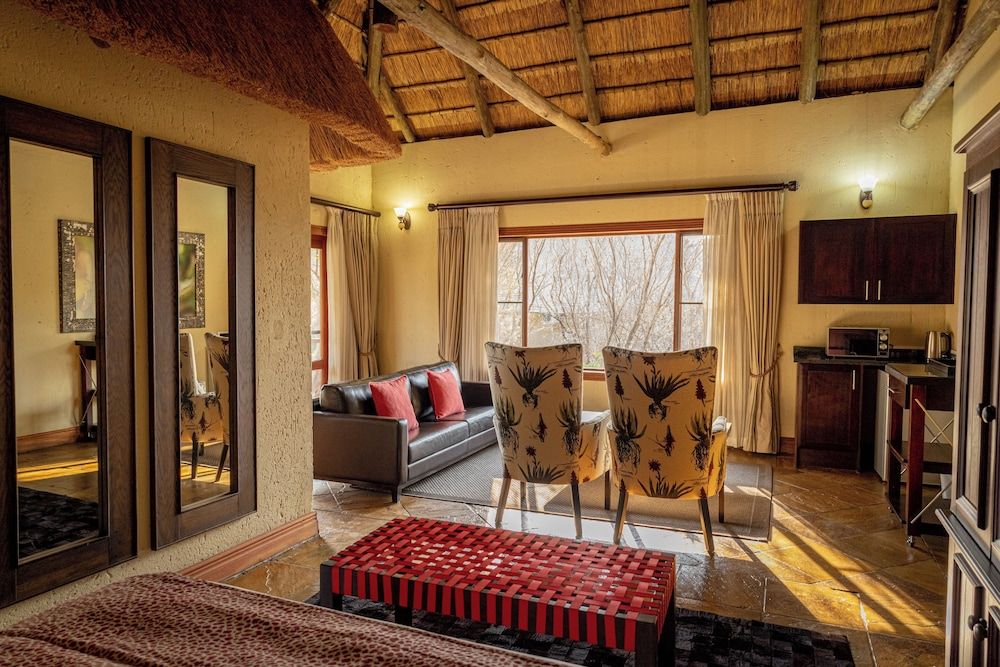 Room in Lodge - Mmakuba Private Game Lodge, Two Bedroom Villa 2 Room, 2 Bedrooms, Patio, Garden View 8