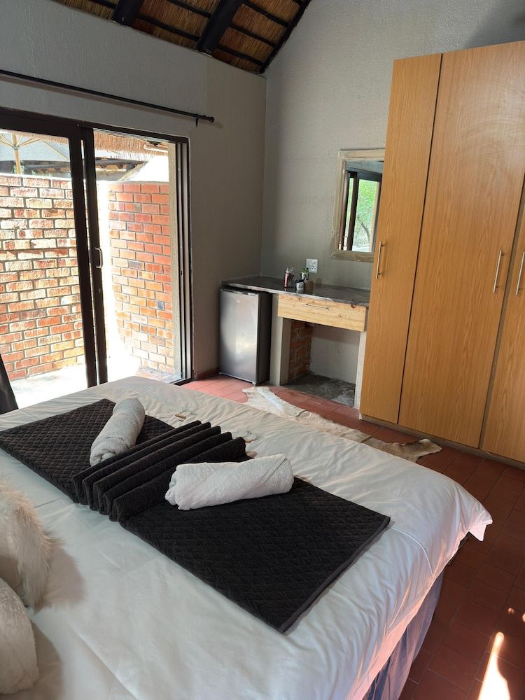 Singwe Private Safari lodge Standard Double or Twin Room 3