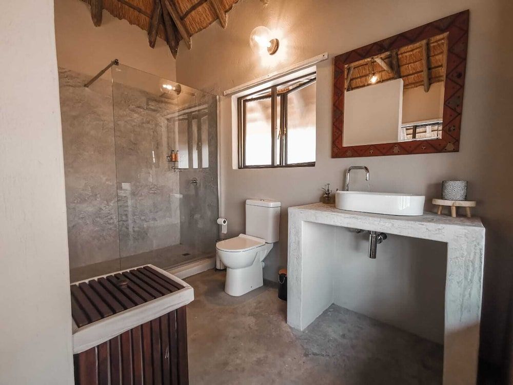 Timbila Game Lodge Superior Chalet, Lake View 5