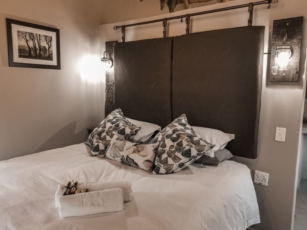 Timbila Game Lodge Superior Chalet, Lake View 2