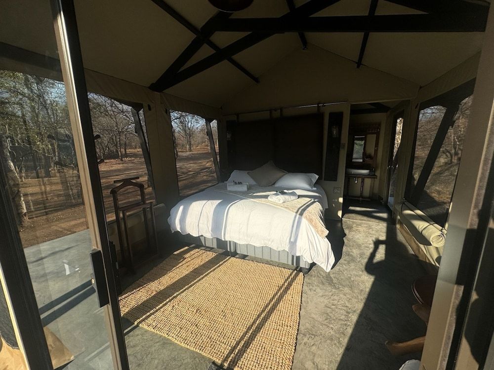 Timbila Game Lodge Luxury Tent, Lake View 2