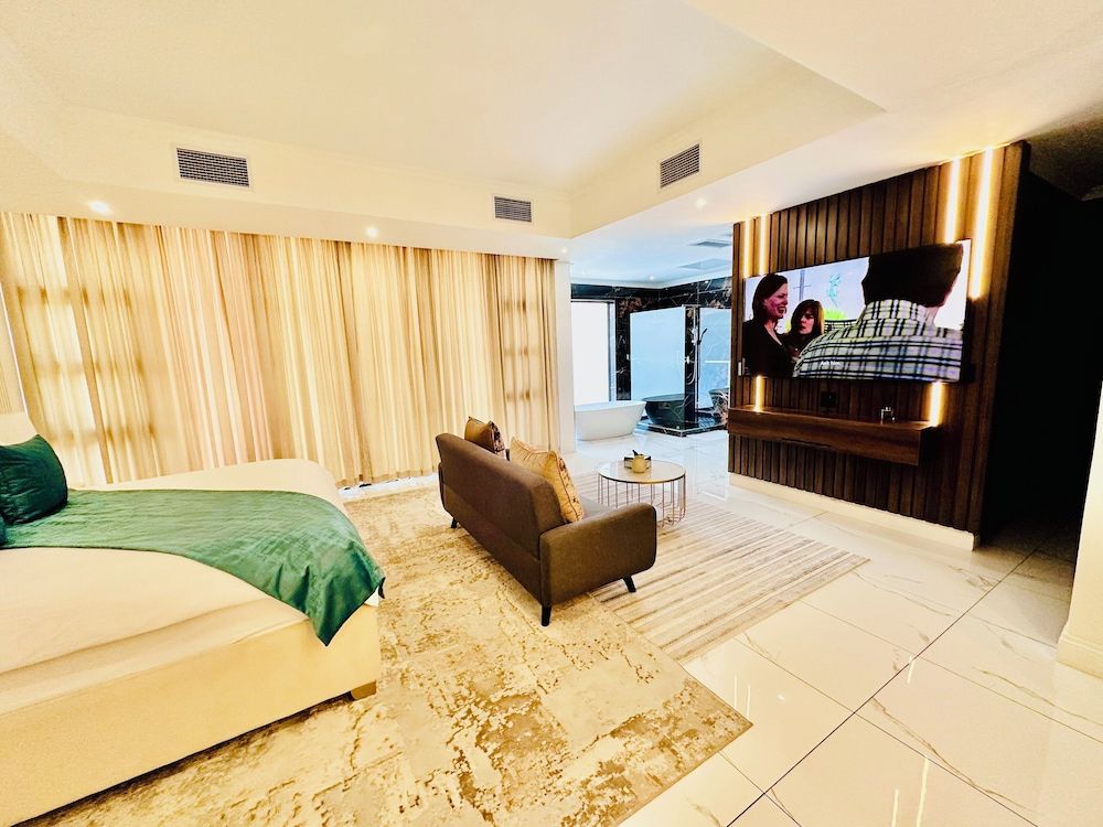 H & H Boutique and Spa Exclusive Suite, Garden View 4