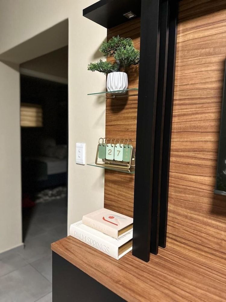 Cosy two Bedroom Apartment for Short and Long Stays Rental Apartment, 2 Bedrooms, Balcony 15