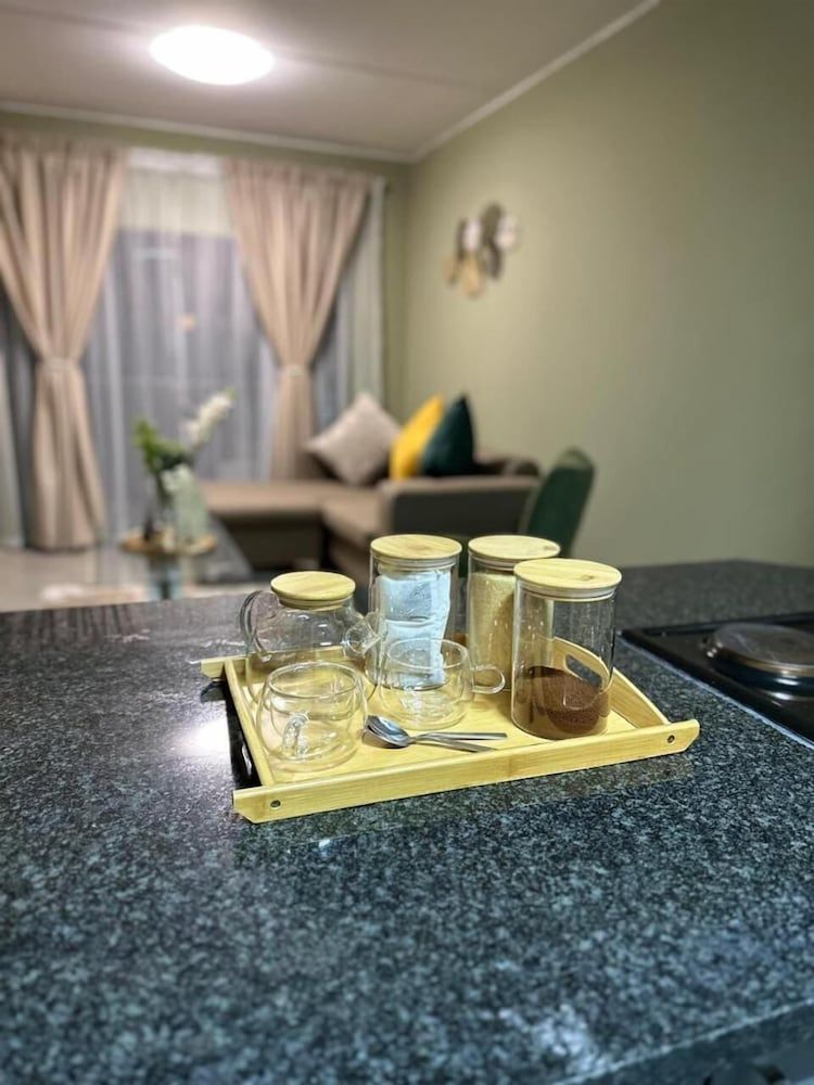 Cosy two Bedroom Apartment for Short and Long Stays Rental Apartment, 2 Bedrooms, Balcony 16