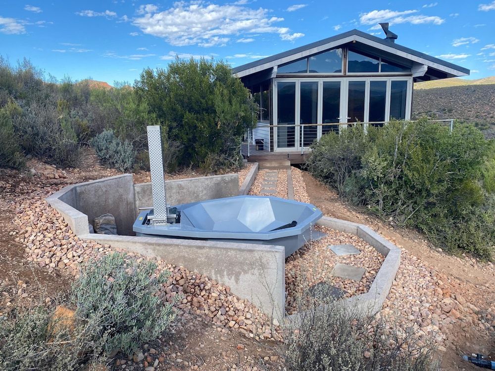 Luxury Cabin 9, Mountain View with Hot Tub