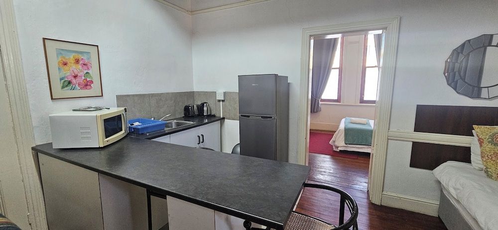 Kelkiewyn Guesthouse Caledon Family Suite, Patio, Courtyard View 3