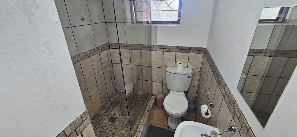 Kelkiewyn Guesthouse Caledon Family Suite, Patio, Courtyard View 6