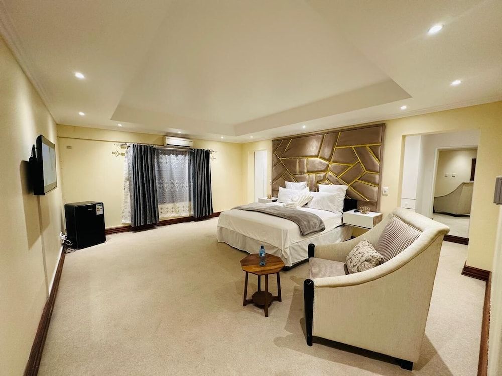 Luxury Suite