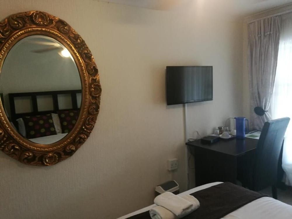 CORGI GUESTHOUSE Double or Twin Room 8