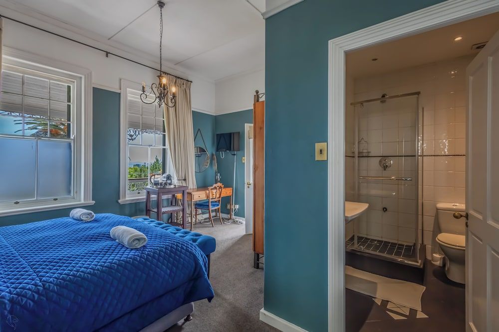 City Single Room, City View