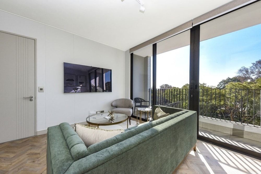 Easy Stay - One Rosebank Classic Apartment, Balcony 4