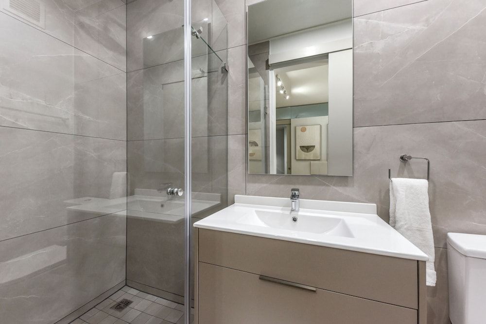 Easy Stay - One Rosebank Basic Apartment, Balcony 5