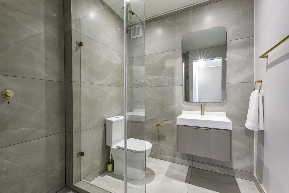 Easy Stay - One Rosebank Classic Apartment, Balcony 6