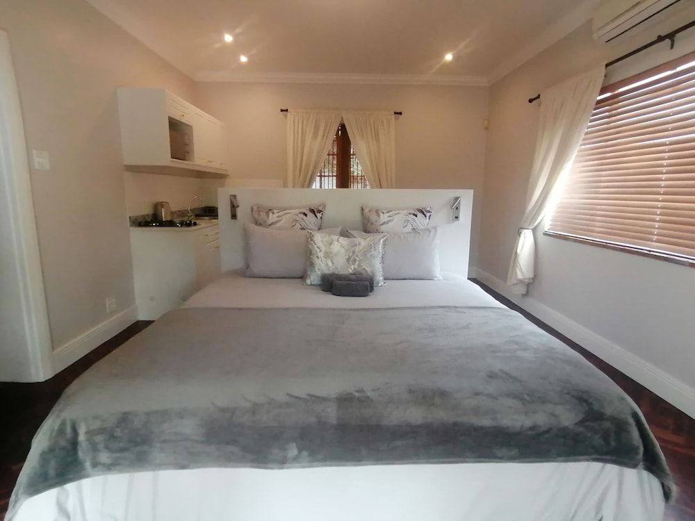 Deluxe Double Room, Patio, Garden View