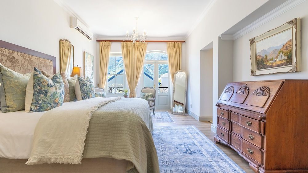 Two Bedroom Mountain View Villa 26
