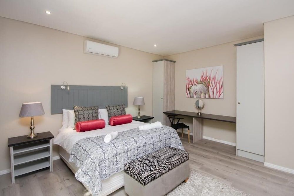 Classic Double Room, 1 Double Bed, Private Bathroom, Mountain View