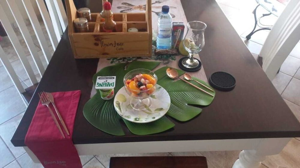 Flower Lane Guesthouse Business Double or Twin Room, Garden View 8