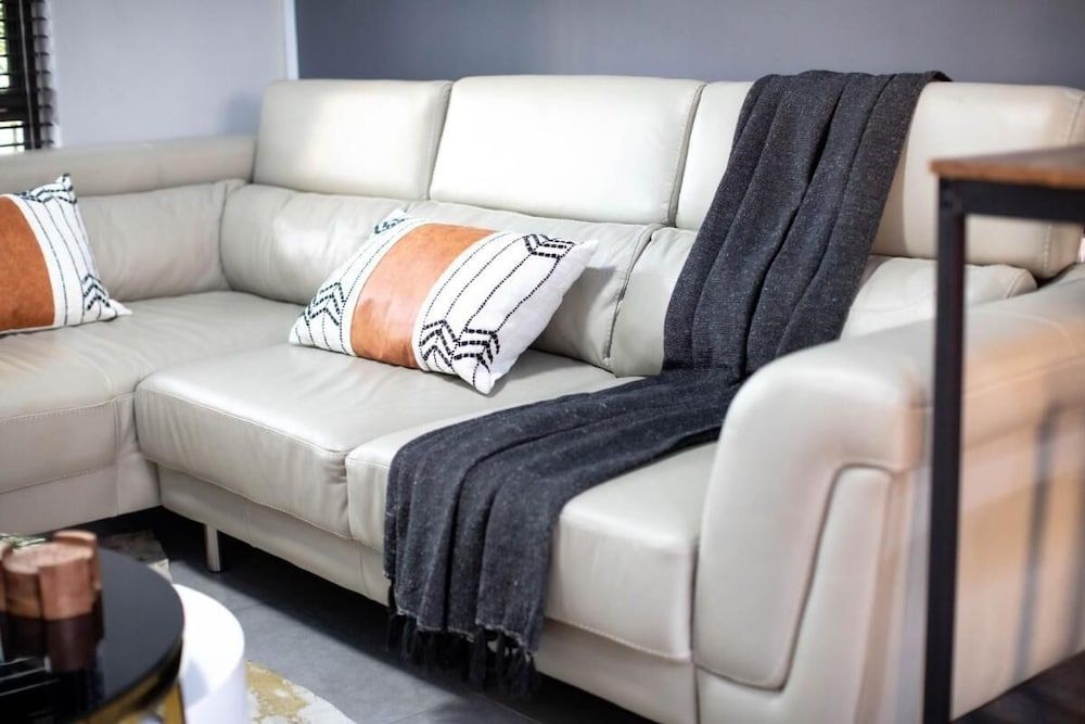 Luxurious Self-catering Apartment in Benoni With Private Entrance Apartment, 2 Bedrooms, Accessible, Smoking 13