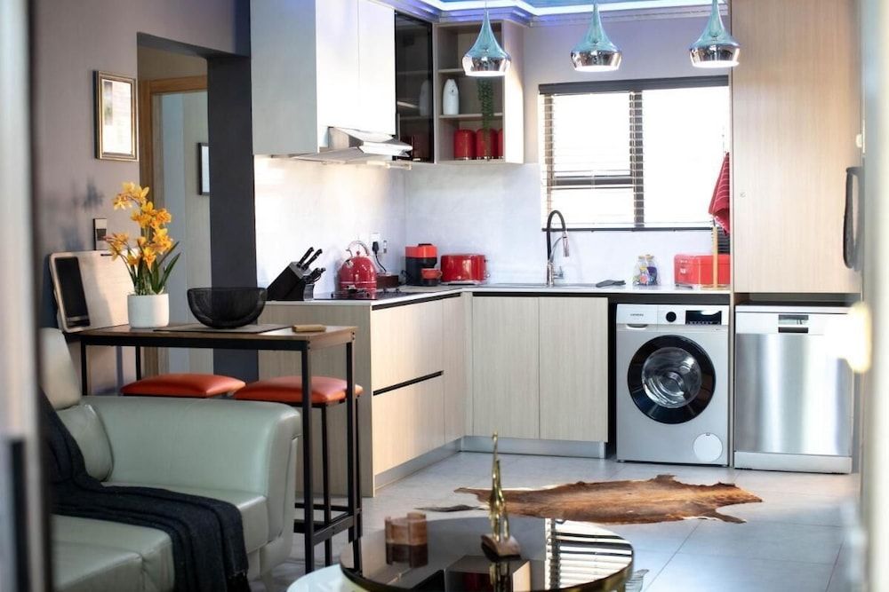Luxurious Self-catering Apartment in Benoni With Private Entrance Apartment, 2 Bedrooms, Accessible, Smoking 20
