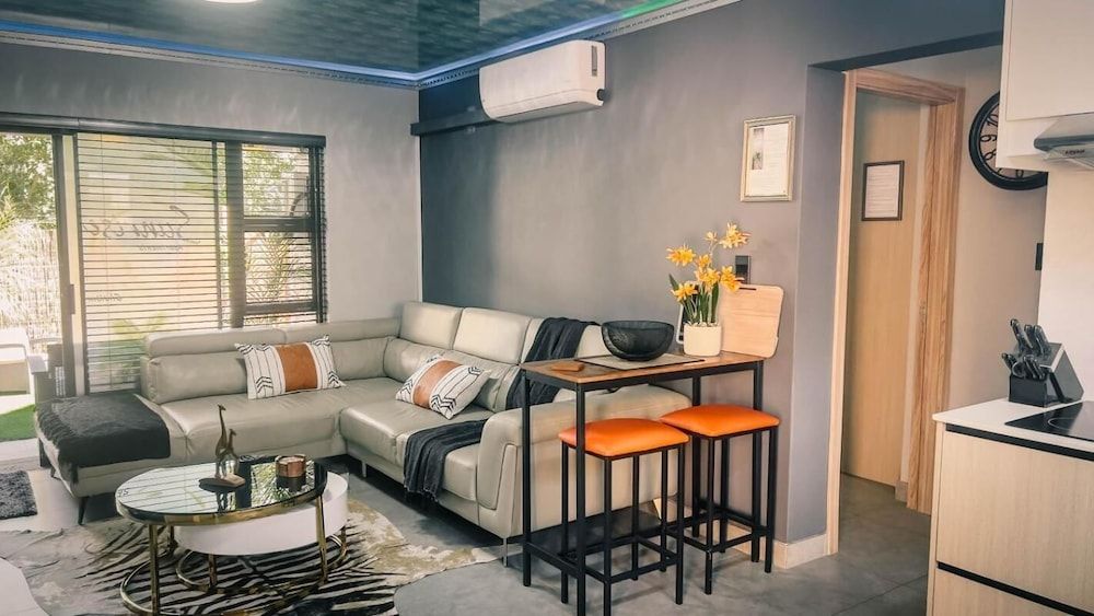 Luxurious Self-catering Apartment in Benoni With Private Entrance Apartment, 2 Bedrooms, Accessible, Smoking 15