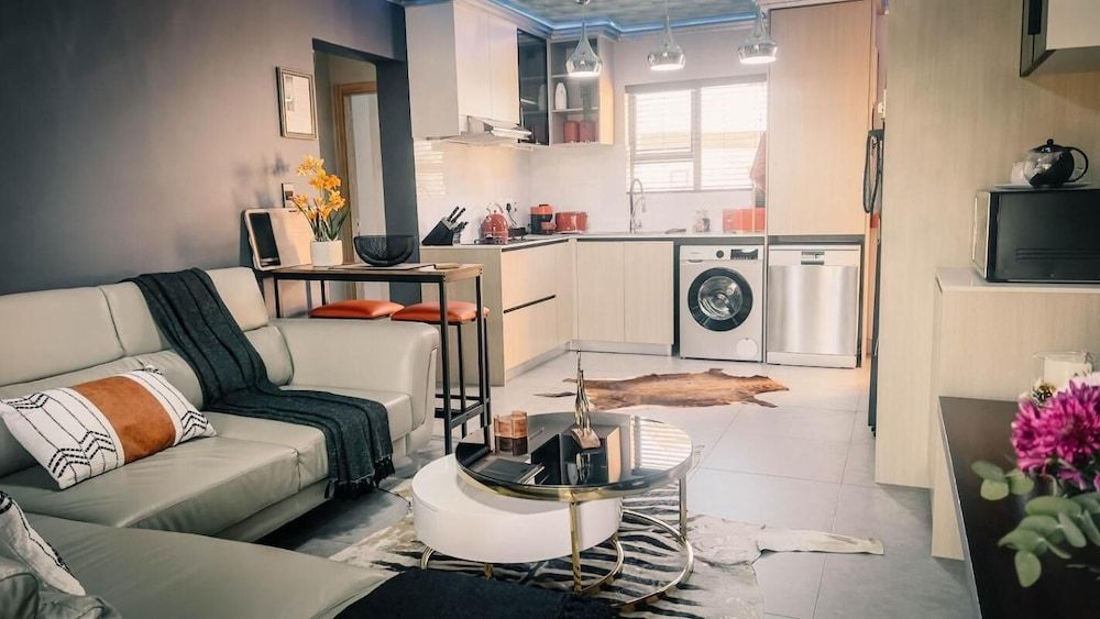 Luxurious Self-catering Apartment in Benoni With Private Entrance Apartment, 2 Bedrooms, Accessible, Smoking 16