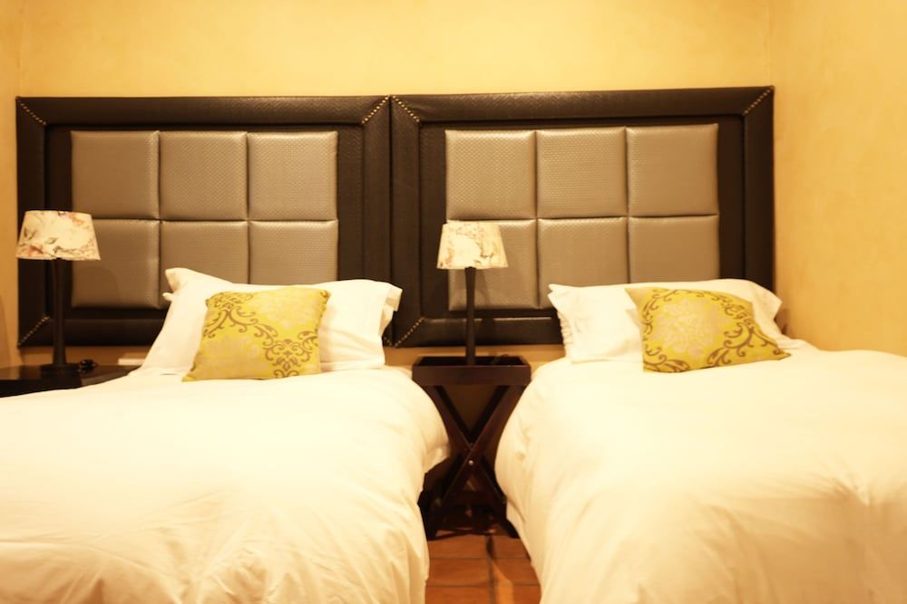 Tuscan Lodge Polokwane Standard Single Room, Garden View 5