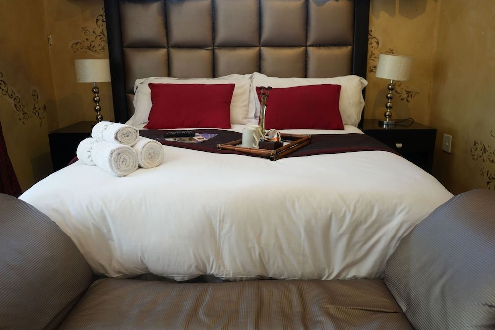 Tuscan Lodge Polokwane Deluxe Suite, Patio, Garden View 2